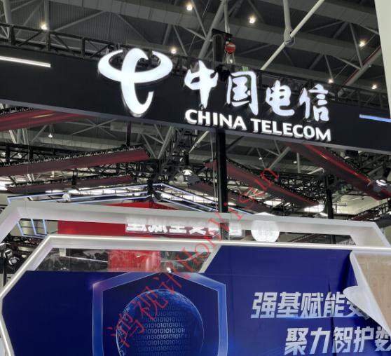 中国电信展厅55寸触控一体机